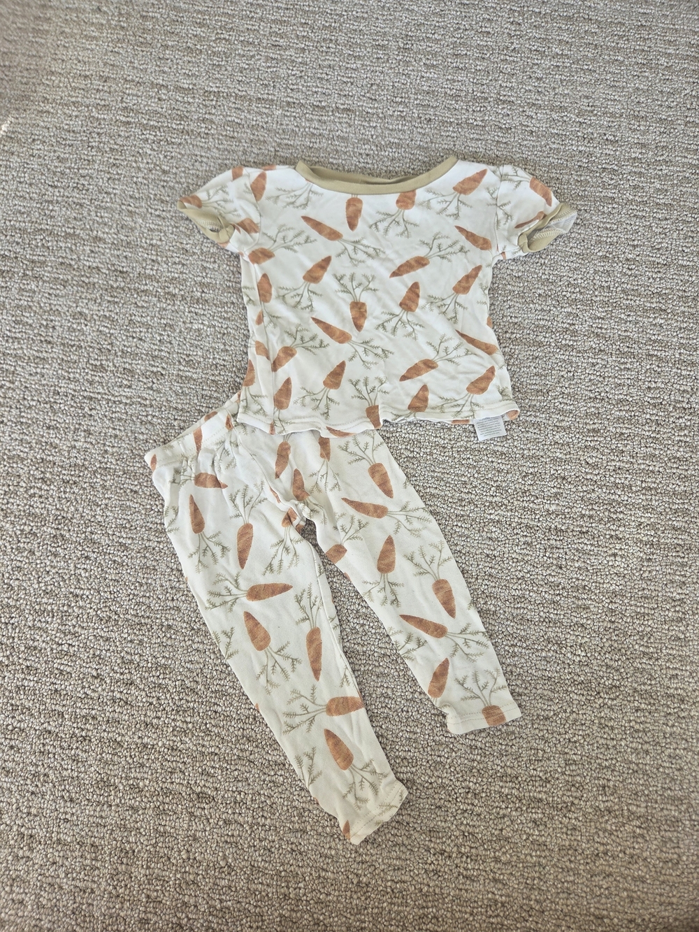 Très Beau et Belle Carrot Print Bamboo Pajama Set 24M